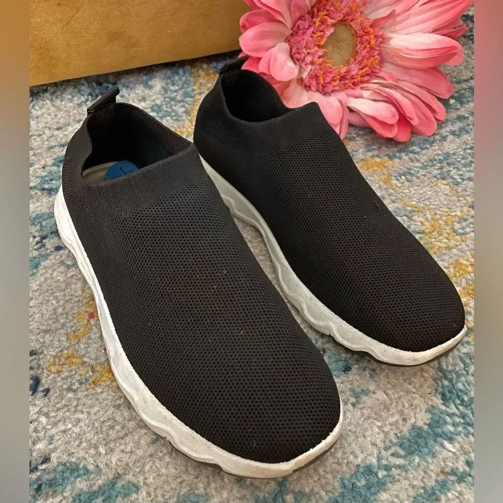 Tommy Bahama Black Mesh Slip On Sneakers 7.5